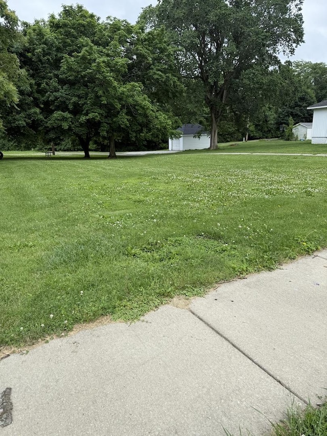 611 S Spruce St, Villa Grove, IL 61956