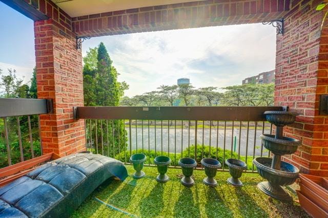 600 Naples Ct Unit 107, Glenview, IL 60025 - view of balcony