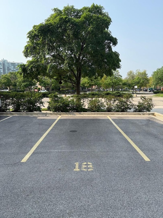 345 E Eastgate Pl Unit 505, Chicago, IL 60616 - view of uncovered parking lot