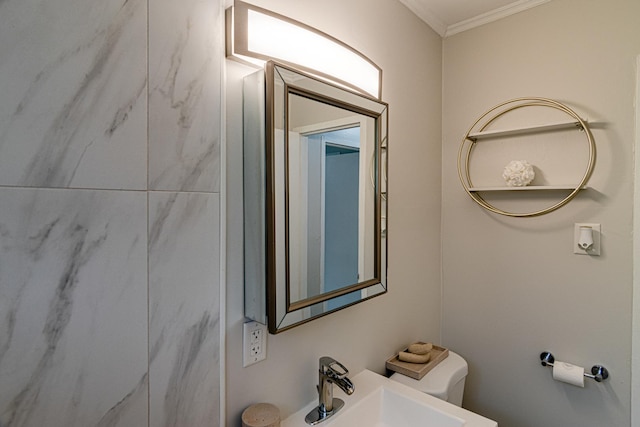 336 Manitowac St, Park Forest, IL 60466 - half bathroom featuring crown molding and toilet