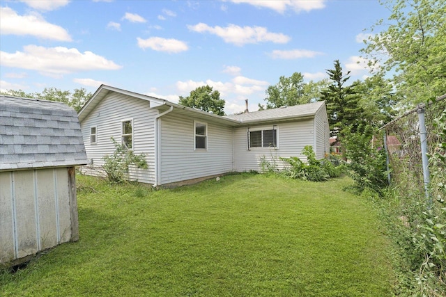 1305 W Beardsley Ave, Urbana, IL 61801 - rear view of house with a yard
