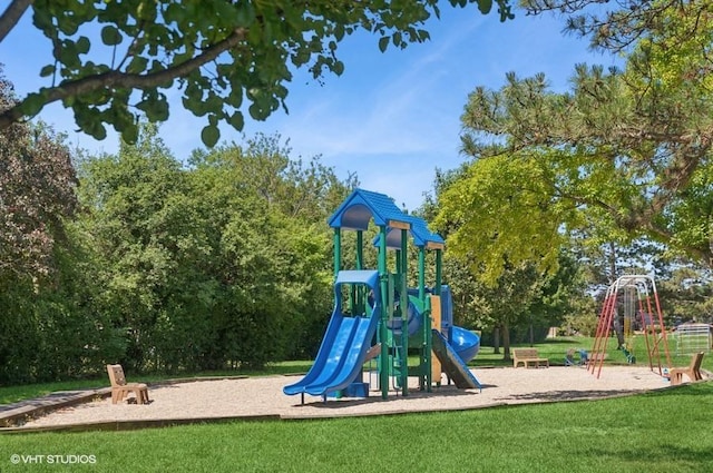 532 Hummingbird Ln, Deerfield, IL 60015 - photo 33