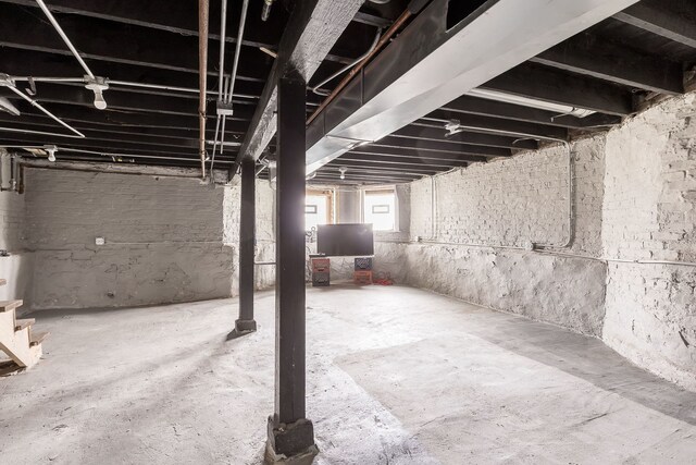 6132 S Justine St, Chicago, IL 60636 - view of below grade area