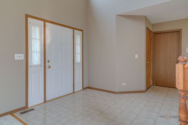 1927 Oaktree Trl, Lake Villa, IL 60046 - entryway featuring baseboards