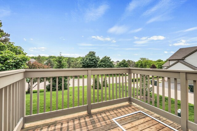 743 Sycamore Ct, Lindenhurst, IL 60046 - deck with a yard