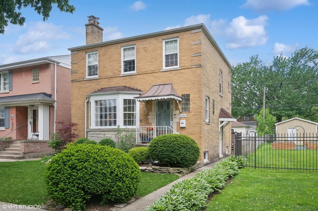6134 N Tripp Ave, Chicago, IL 60646 - photo 1
