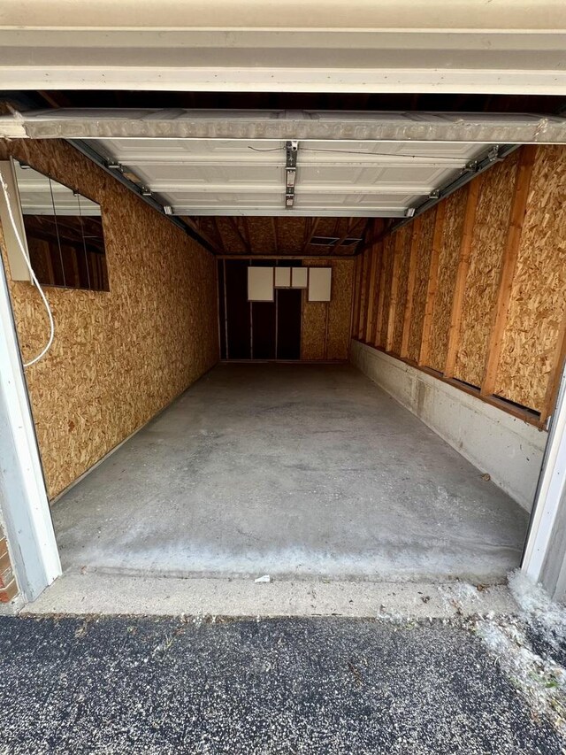 4400 W Shamrock Ln Unit 1B, Mchenry, IL 60050 - view of garage