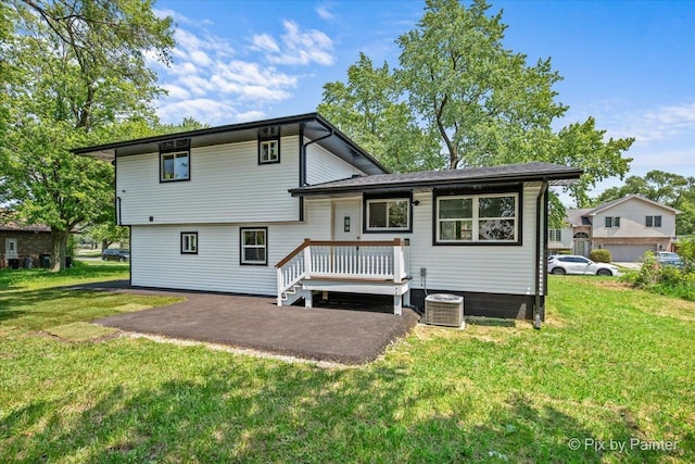 14028 S Wayman Ln, Robbins, IL 60472 - back of property featuring a yard