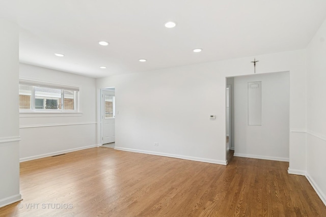 530 S Mitchell Ave, Arlington Heights, IL 60005 - empty room with wood finished floors and recessed lighting