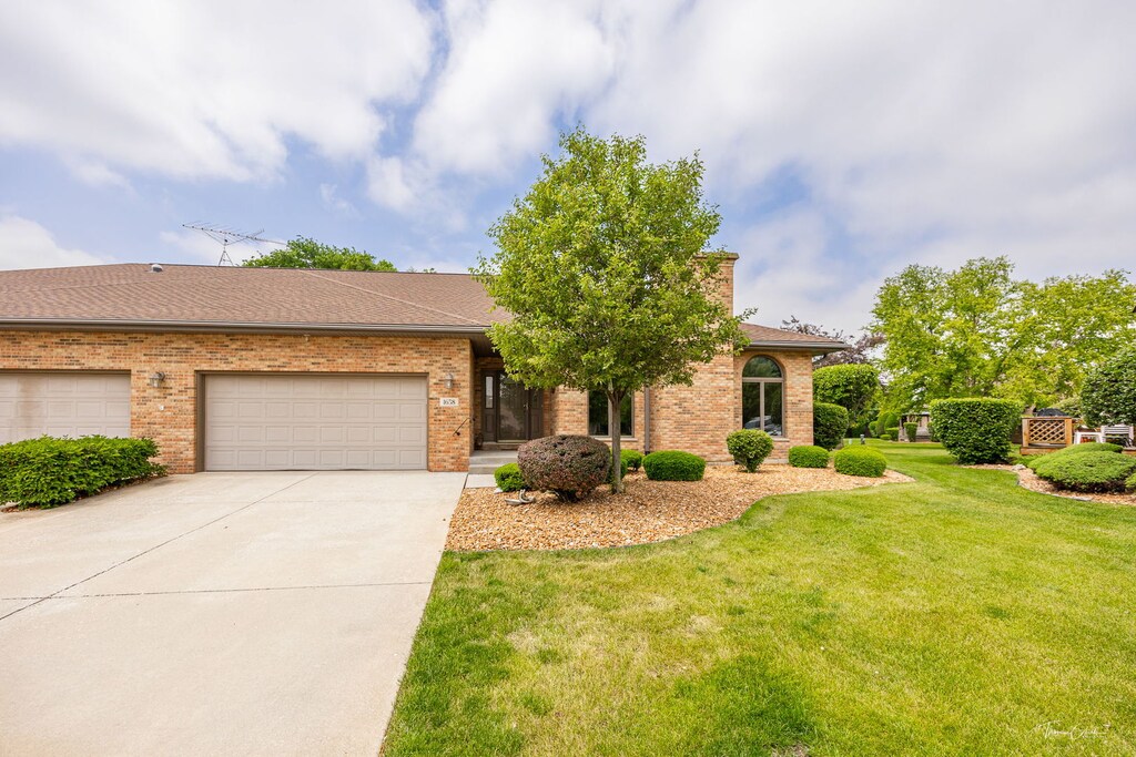 1658 Bayhill Dr, New Lenox, IL 60451 - photo 1