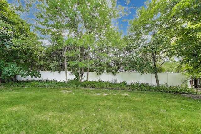 1904 Birch Rd, Northbrook, IL 60062 - view of fenced backyard