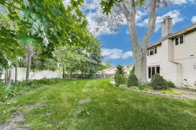 1904 Birch Rd, Northbrook, IL 60062 - view of yard