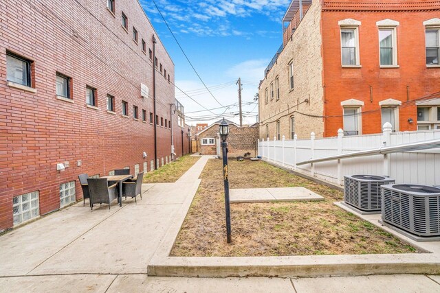 522 N Armour St, Chicago, IL 60642 - photo 30