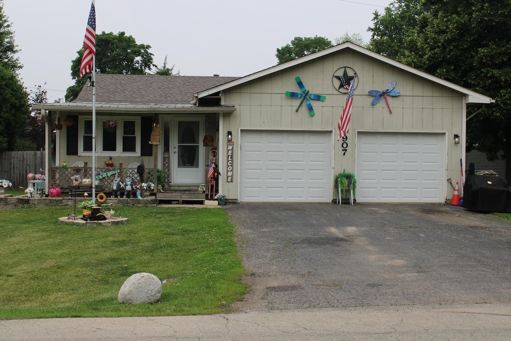 907 N Eddy St, Sandwich, IL 60548 - photo 1