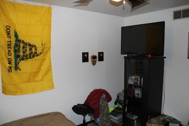 907 N Eddy St, Sandwich, IL 60548 - bedroom featuring a ceiling fan