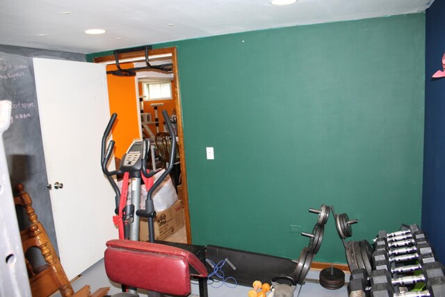 907 N Eddy St, Sandwich, IL 60548 - workout area featuring recessed lighting
