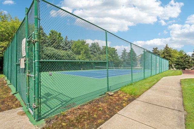 422 Kelburn Rd Unit 223, Deerfield, IL 60015 - view of tennis court