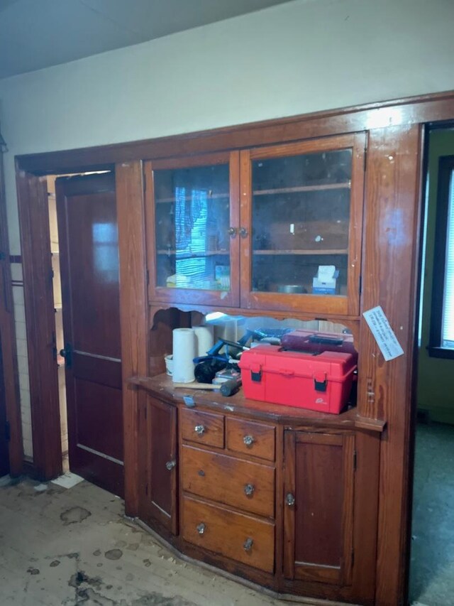 8626 S Burnham Ave, Chicago, IL 60617 - view of bar area