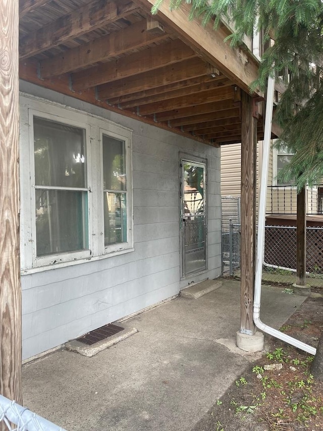 8626 S Burnham Ave, Chicago, IL 60617 - view of patio / terrace