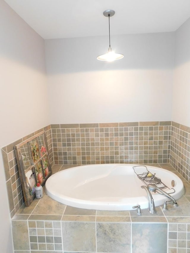 1064 N 129th Infantry Dr, Joliet, IL 60435 - bathroom with a bath