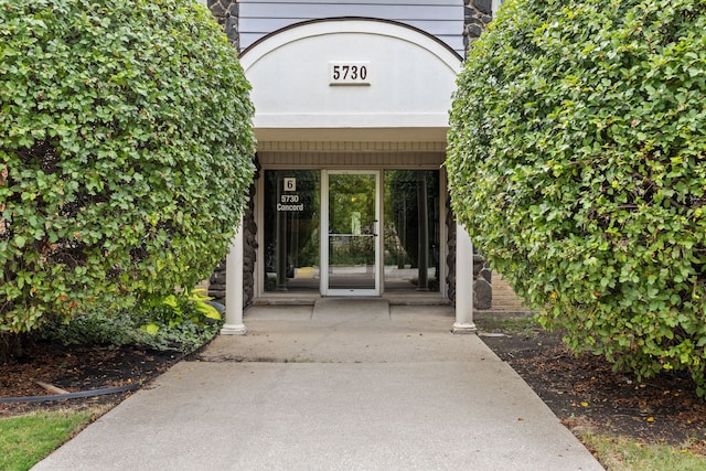 5730 Concord Ln Unit 7, Clarendon Hills, IL 60514 - doorway to property