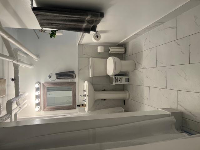 1359 W Elmdale Ave Unit G, Chicago, IL 60660 - view of bathroom