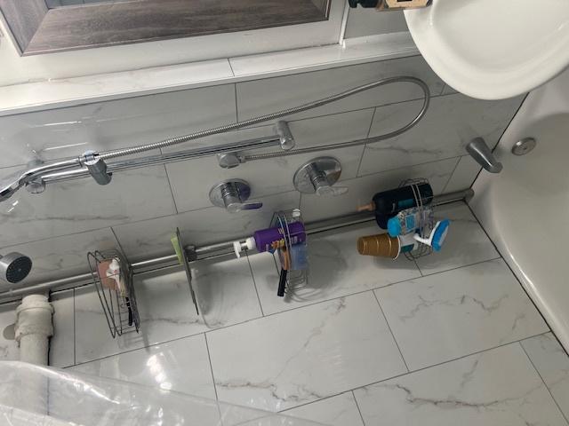 1359 W Elmdale Ave Unit G, Chicago, IL 60660 - full bathroom with a tub to relax in