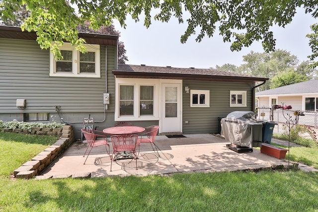 274 Crystal Ave, South Elgin, IL 60177 - back of property featuring a patio