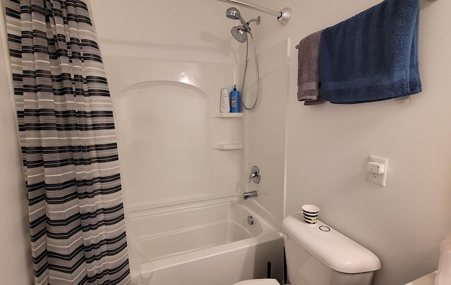 404 Radcliff Ln, South Elgin, IL 60177 - bathroom featuring toilet and shower / bath combo with shower curtain