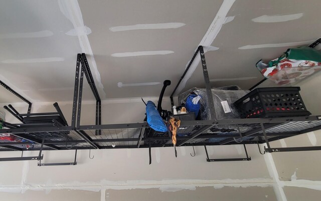 404 Radcliff Ln, South Elgin, IL 60177 - garage view