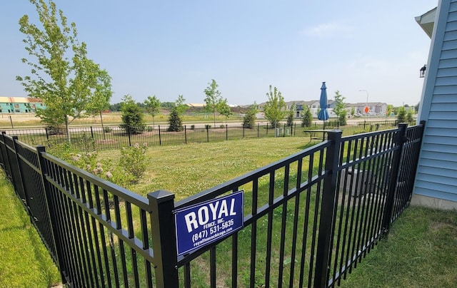 404 Radcliff Ln, South Elgin, IL 60177 - view of yard