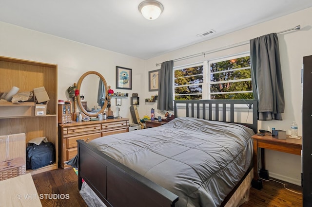 901 E Krage Dr, Addison, IL 60101 - bedroom with wood finished floors