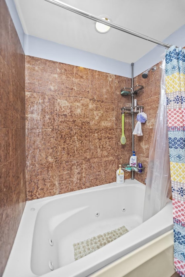 5252 S Drexel Ave Unit 2A, Chicago, IL 60615 - bathroom featuring a combined bath / shower with jetted tub