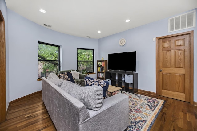 5252 S Drexel Ave Unit 2A, Chicago, IL 60615 - living area featuring dark wood-style floors, baseboards, and recessed lighting