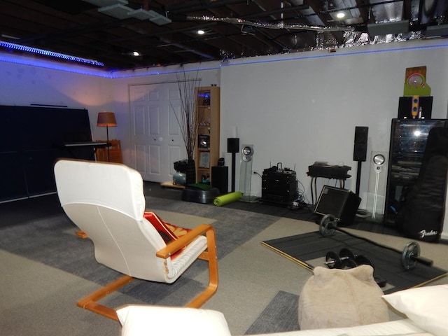 355 Wentworth Ln, Bartlett, IL 60103 - finished basement with carpet floors