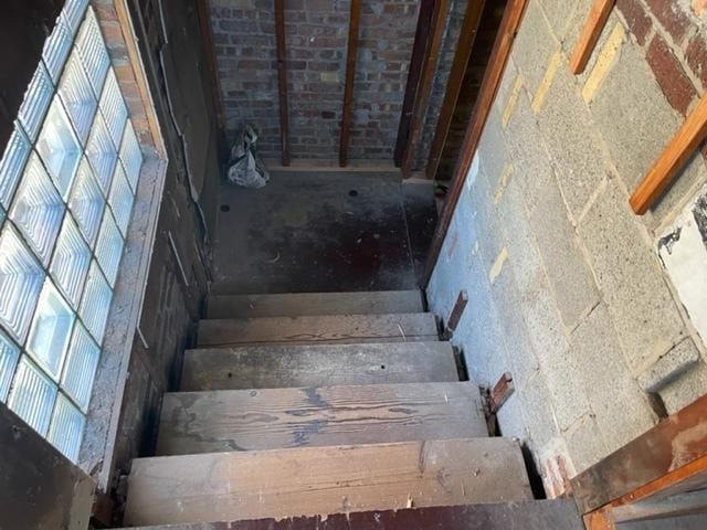 8110 Lockwood Ave, Burbank, IL 60459 - view of staircase