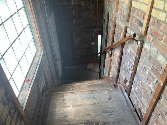 8110 Lockwood Ave, Burbank, IL 60459 - view of staircase