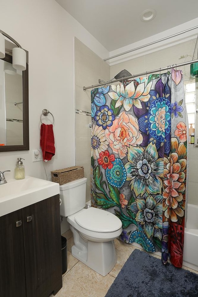 401 N Humphrey Ave, Oak Park, IL 60302 - bathroom featuring vanity and shower / bath combination with curtain