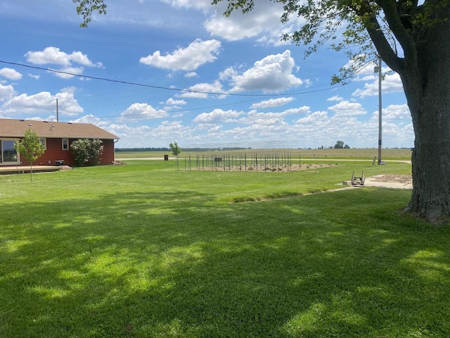 101 Crescent Dr, Watseka, IL 60970 - view of green lawn featuring a view of countryside