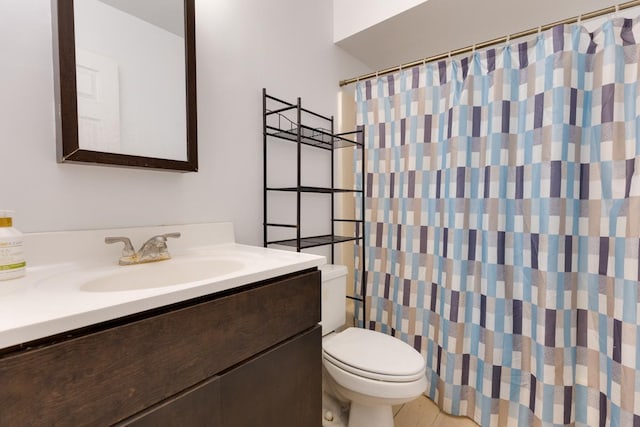 91 Rockledge Dr, Romeoville, IL 60446 - full bathroom with vanity and a shower with curtain