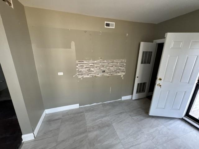 7816 S Jeffery Blvd, Chicago, IL 60649 - photo 10