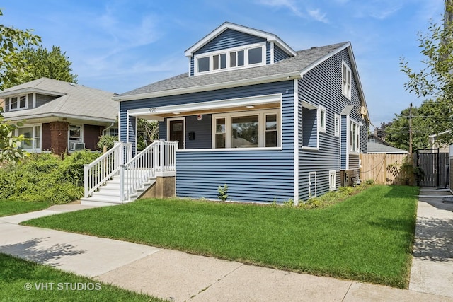 920 Hayes Ave, Oak Park, IL 60302 - bungalow-style house with roof with shingles and a porch