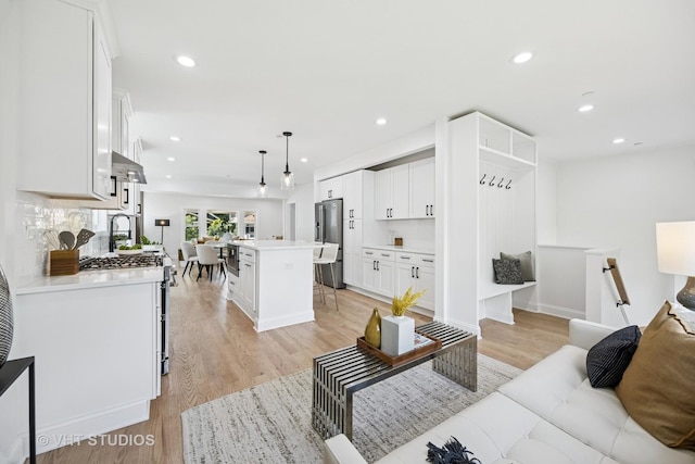 920 Hayes Ave, Oak Park, IL 60302 - living area featuring recessed lighting and light wood finished floors