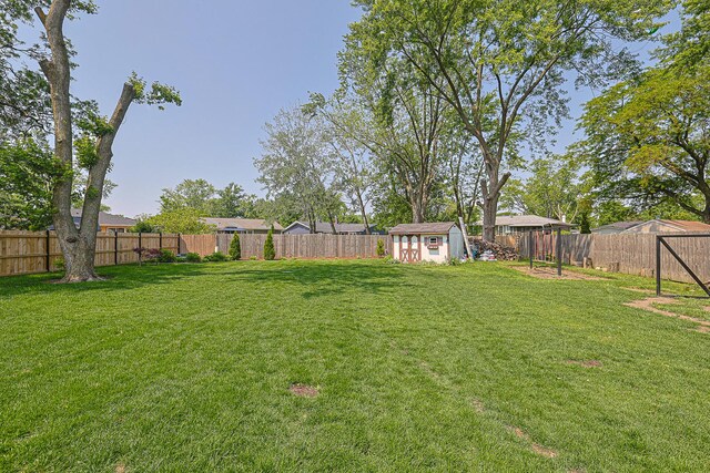 521 Edgewood Ln, Elk Grove Village, IL 60007 - photo 22