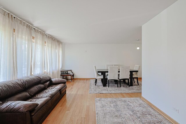 521 Edgewood Ln, Elk Grove Village, IL 60007 - photo 4