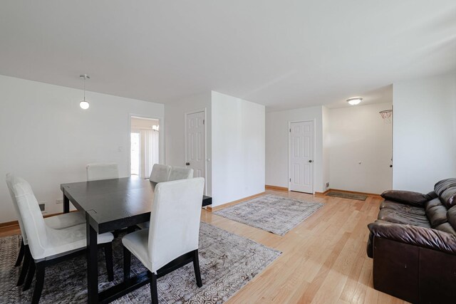 521 Edgewood Ln, Elk Grove Village, IL 60007 - photo 5