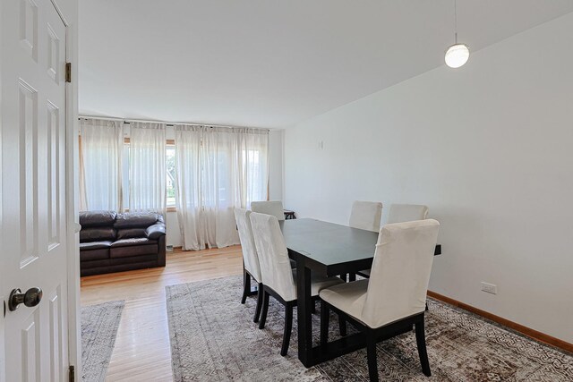521 Edgewood Ln, Elk Grove Village, IL 60007 - photo 6