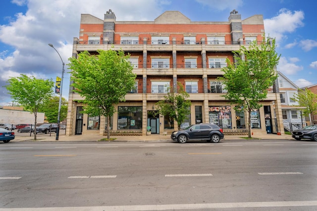 4231 N Kedzie Ave Unit 3E, Chicago, IL 60618 - photo 1