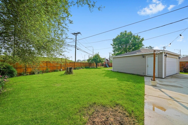 4014 W 77th Pl, Chicago, IL 60652 - view of yard featuring an outdoor structure and a garage