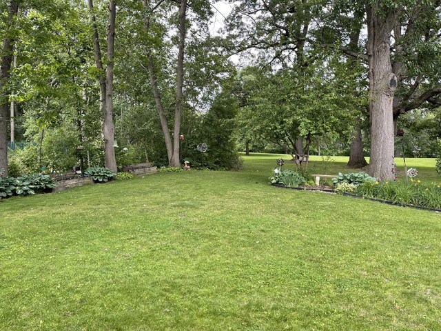 2500 Cherie Ln, Ottawa, IL 61350 - view of grassy yard